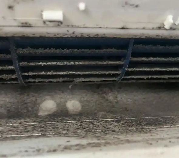 绥江空调吹的风有股烧焦味是怎么回事